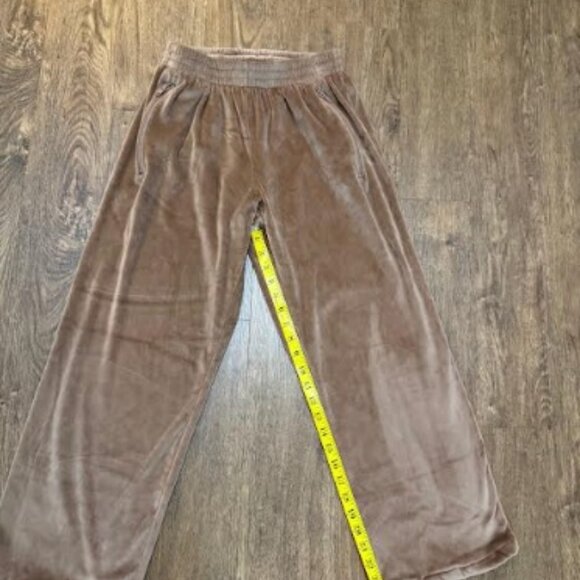 Skims Velour Track Pants - Picture 4 of 11